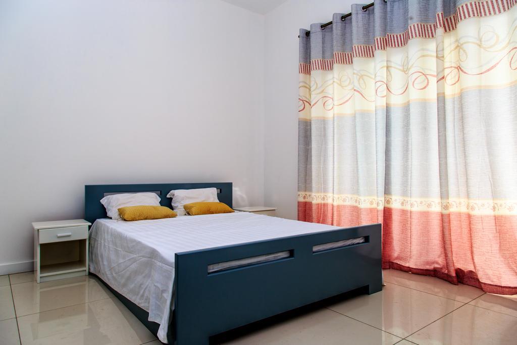 Ocean View Apartment Flic en Flac Exterior photo