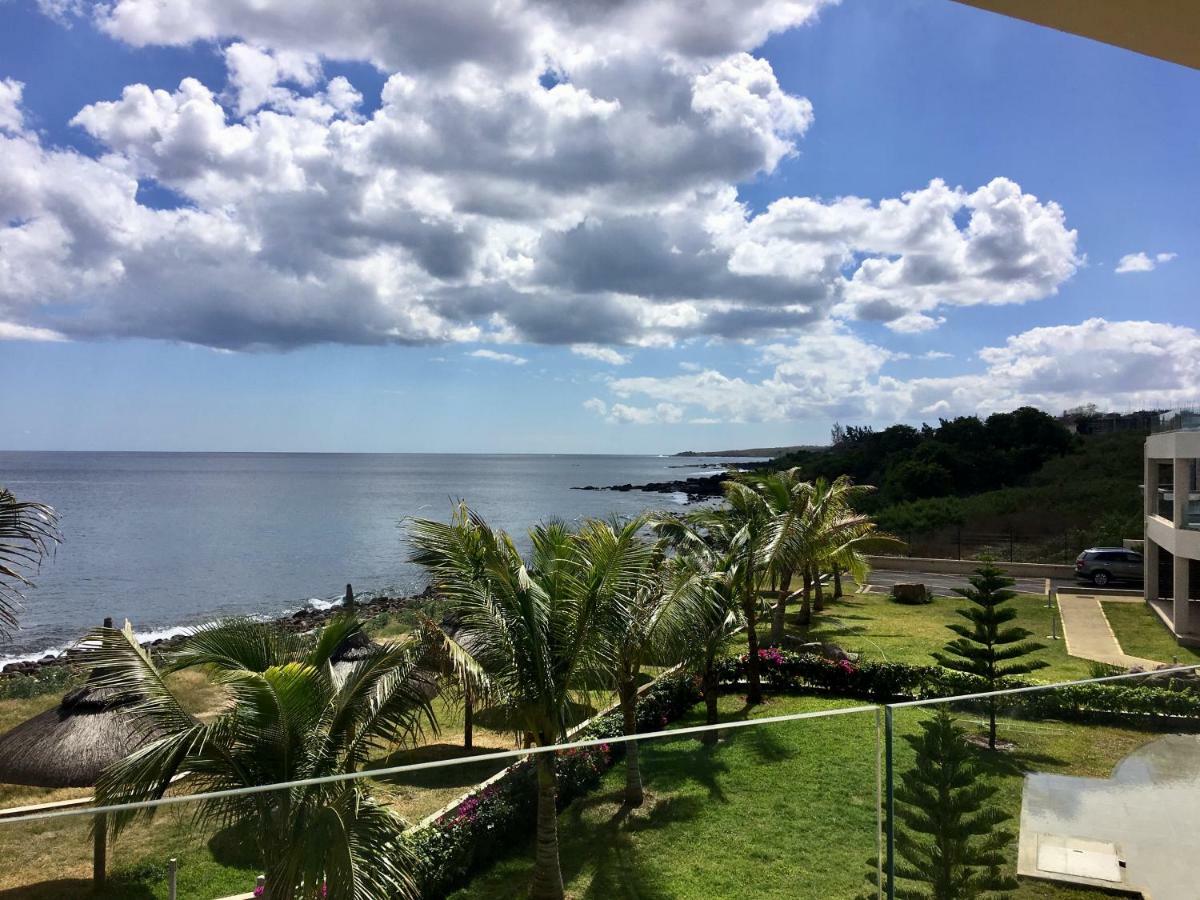 Ocean View Apartment Flic en Flac Exterior photo